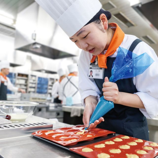 新宿調理師専門学校 楽しく学べる！クリスマスの定番♪ブッシュドノエルを作ろう！2