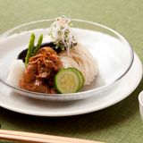 夏はさっぱり！ごまだれポン酢でいただく【サラダうどん】の詳細