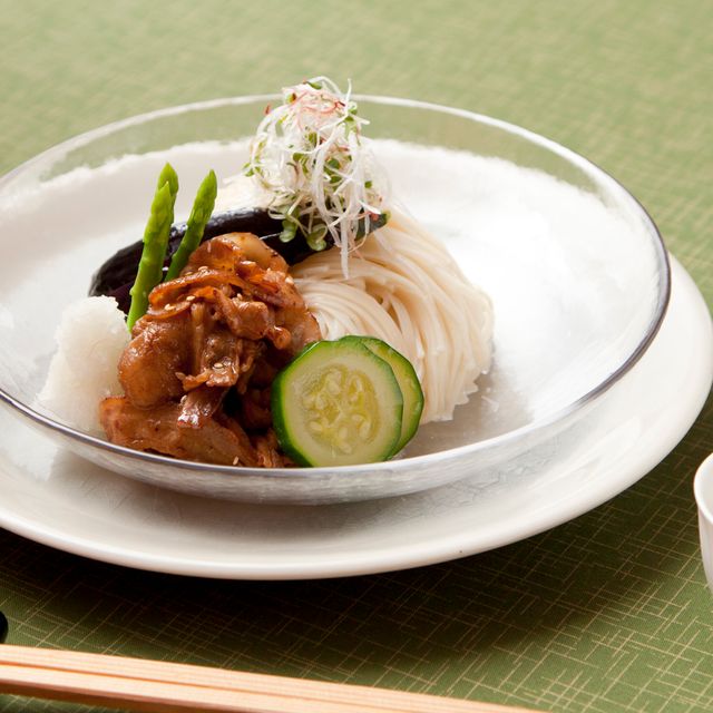 町田調理師専門学校 夏はさっぱり！ごまだれポン酢でいただく【サラダうどん】1