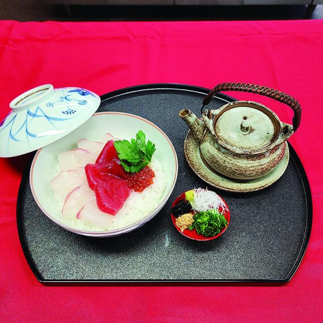 吉祥寺二葉栄養調理専門職学校 ☆調理☆学生考案！出汁を引いて海鮮出汁茶漬け1