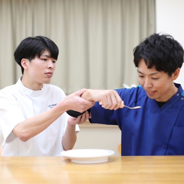 上尾中央医療専門学校 【作業・理学】先輩と気軽に交流！不安や疑問を直接聞ける♪3